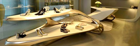 扎哈·哈迪德设计的精品鞋店在香港开幕